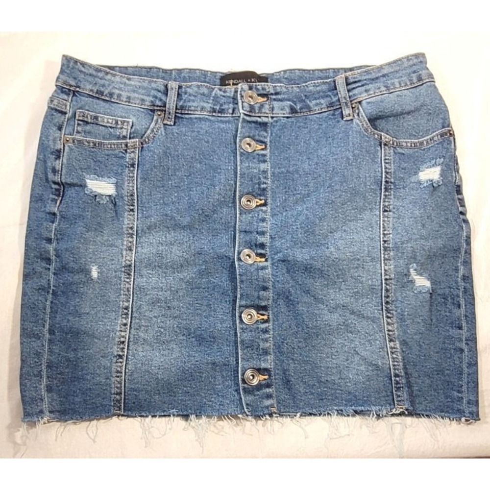 Kendall & Kylie Women's Button-Up Distressed Denim Raw Hem Mini Skirt - 13/31